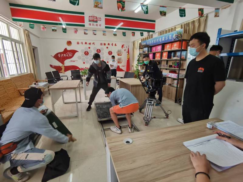 新青区广告片拍摄公司：极简主义践行者，少即是多的视觉哲学
